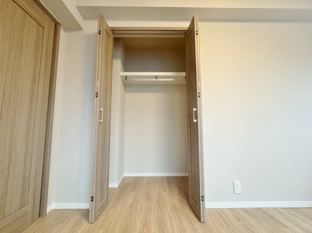 コスモ氷川台の収納|6.0帖洋室　クローゼット
各居室収納付
お部屋はスッキリとお使いいただけます