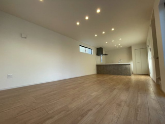 【居間・リビング】 | 小平市小川町１丁目　新築戸建　【全1棟】