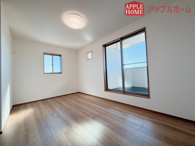 [新築住宅] 行田市前谷 第3期 全9棟の洋室|２階居室は全室収納あり！たっぷりある収納活用でお部屋もキレイを保てます♪