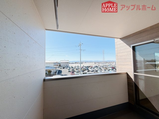 [新築住宅] 行田市前谷 第3期 全9棟のバルコニー|インナーバルコニーで突然の雨でも安心♪直射日光を防げるので、紫外線を気にせず自然の光や風を感じながら日光浴もできちゃいます♪