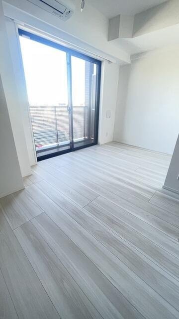 グランヴァン元住吉の内装|白基調で明るい室内デザイン 