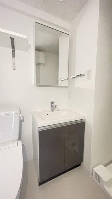 グランヴァン元住吉の洗面所|身支度に便利な独立洗面台 