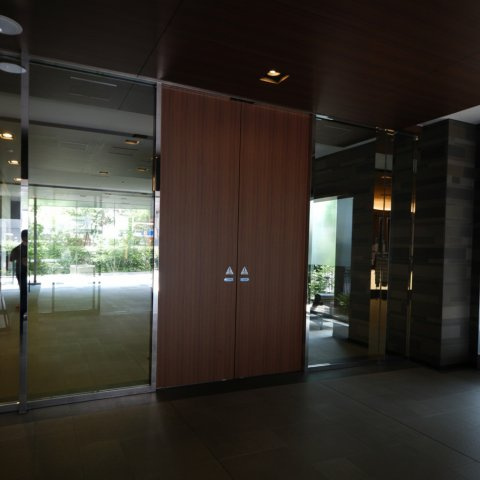 ルミナリータワー池袋のエントランス