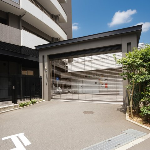 ルミナリータワー池袋の駐車場