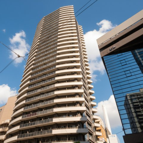 ルミナリータワー池袋の外観