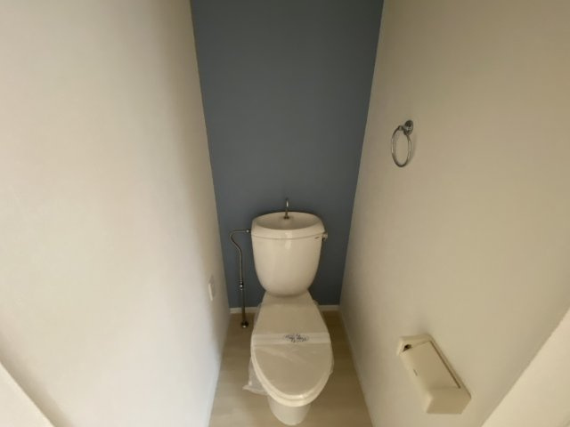 シンプルで使いやすいトイレです♪