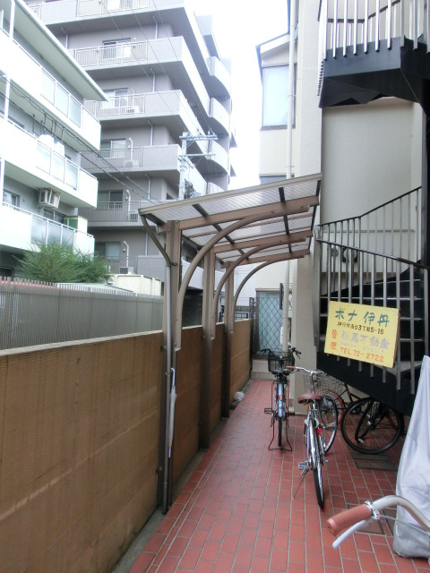 ボナ伊丹のエントランス