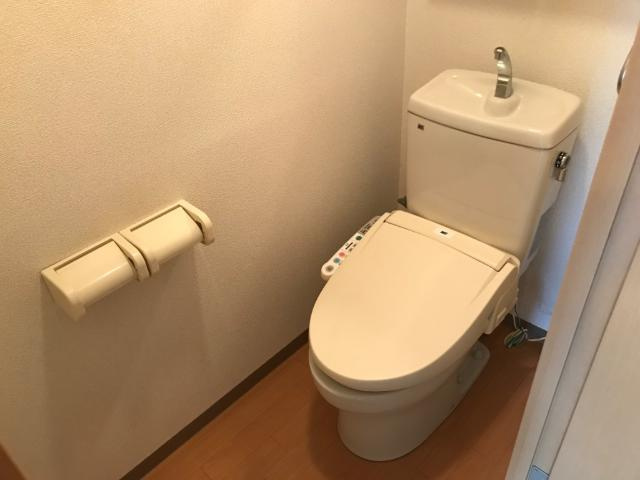 エトワール・シャトー海老津のトイレ|シャワー付トイレ