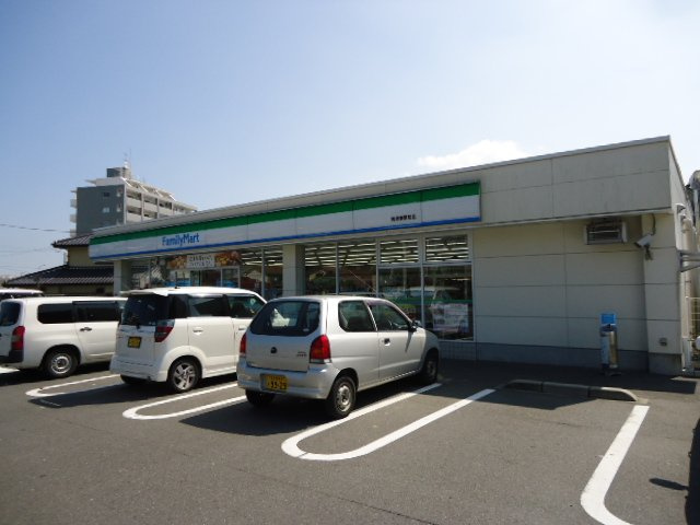 エトワール・シャトー海老津の周辺|ファミリーマート海老津駅前店まで769ｍ