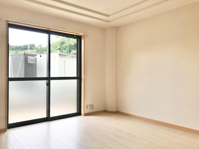 エトワール・シャトー海老津の内装|リビング