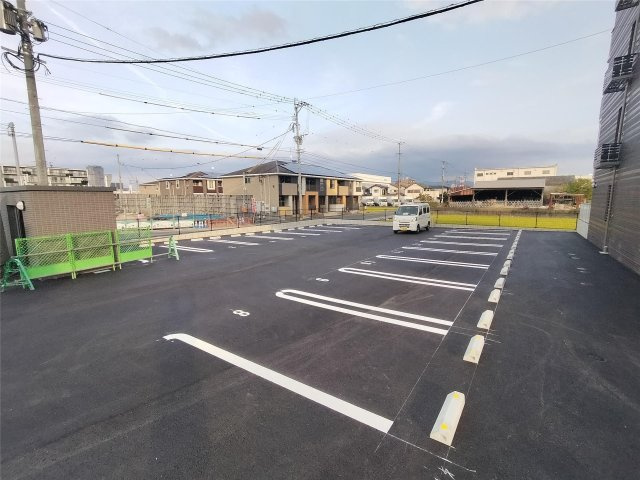 ソフィア21梅満の駐車場|駐車スペースもあります☆