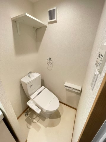 ベイルーム六浦B棟のトイレ|別部屋写真参考