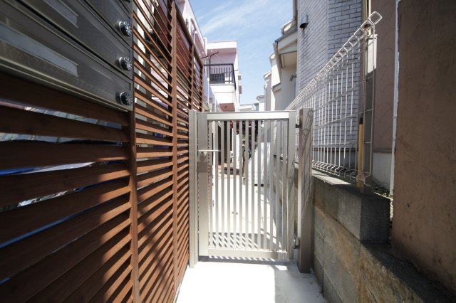 わんこハウス鶴見のその他共用部分|愛犬の脱走対策もバッチリです。
