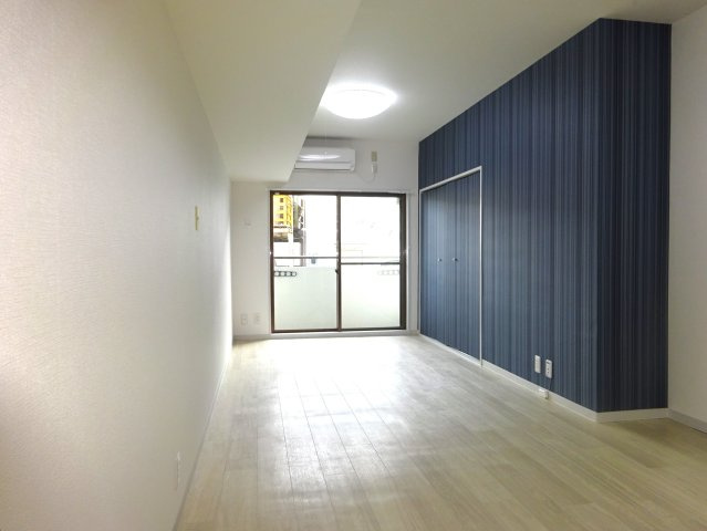 ホワイトウイング中野上町の居間・リビング|＊イメージです　クロスは変更予定です