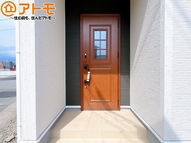 【玄関】 | 富士市水戸島　新築戸建て　全1棟 | ダブルロックドアの玄関で防犯もばっちり☆