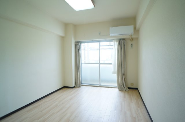 メゾン・ド・ジュネスの洋室