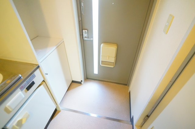 メゾン・ド・ジュネスの玄関