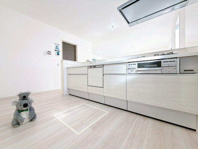 【キッチン】 | 前橋市前箱田町　新築住宅 | 休日は家族でクッキング。皆で楽しく作るお料理は愛情たっぷりのごちそうに。キッチンで過ごす家族時間はプライスレス。