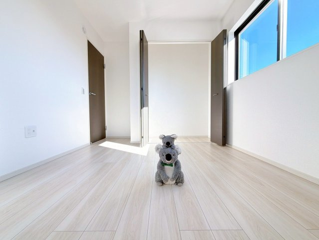 【洋室】 | 前橋市前箱田町　新築住宅 | 「どんな家具を置こうかな」とワクワクする。好みのこだわりのお部屋にしてじぶんだけの部屋でゆったりと寛げます。