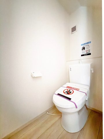 【トイレ】 | 前橋市前箱田町　新築住宅 | 清潔感にあふれた空間と機能的な洗浄装置。毎日何度も使う場所だから快適に。便利に。