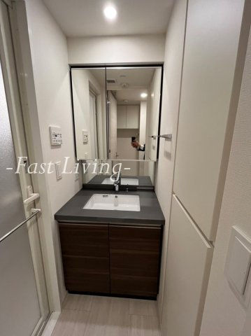 クレストコート新宿山吹町の洗面所