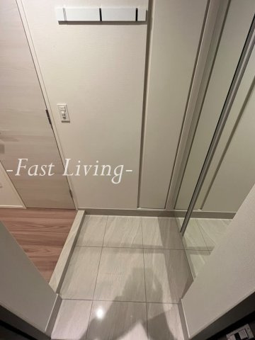 クレストコート新宿山吹町の玄関