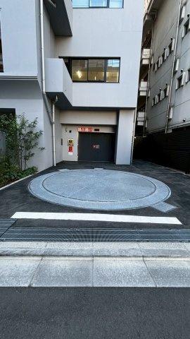 レ・ジェイドクロス千代田神保町の駐車場