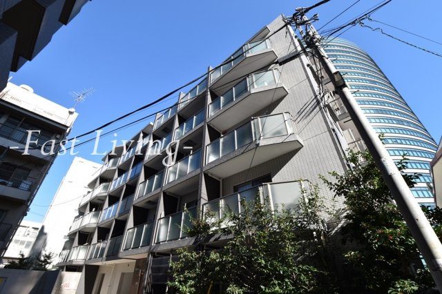 LUMEED飯田橋のエントランス