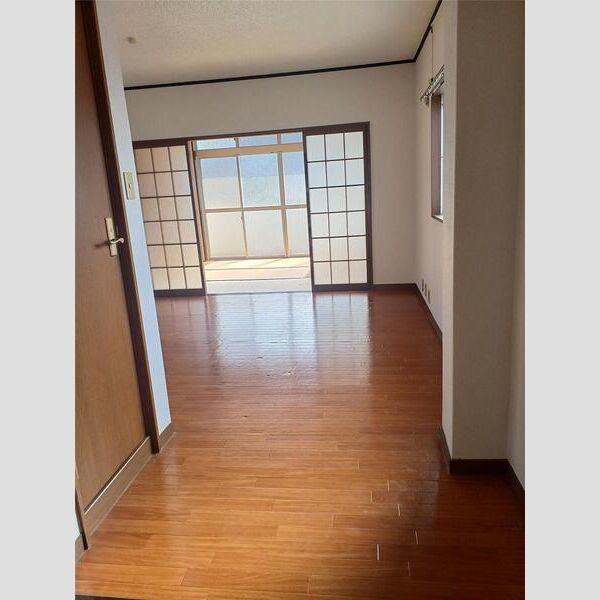 倉敷ハイツの居間・リビング