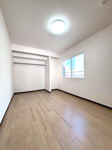 オリンピア月寒公園弐番館の洋室