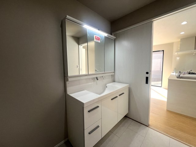 始発駅の駅チカという利便性なら借地という考え方もアリなのでは？？【金沢区谷津町新築戸建】の独立洗面台|独立洗面台です