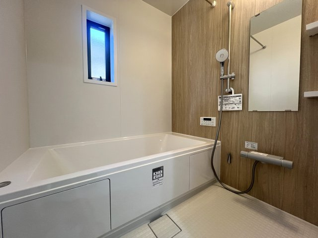 始発駅の駅チカという利便性なら借地という考え方もアリなのでは？？【金沢区谷津町新築戸建】の浴室|ゆったり過ごせるお風呂です