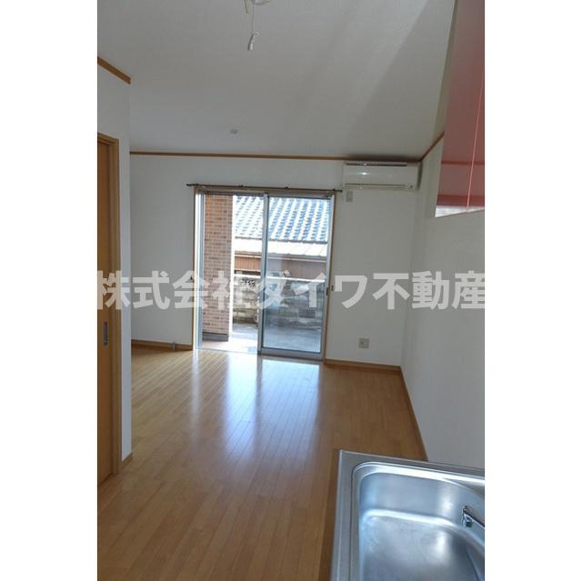 ファミール井田の居間・リビング