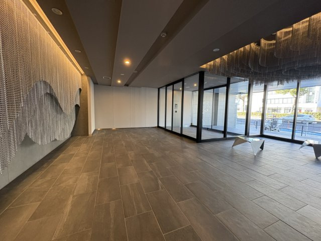 オープンレジデンシア大須FRONTのエントランス