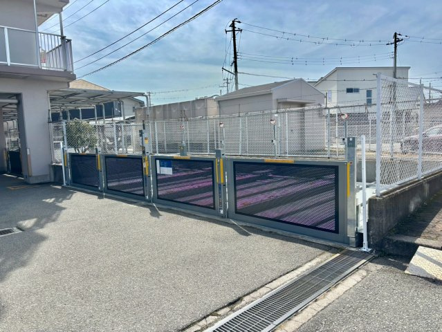 シャルヴィ加古川の駐車場