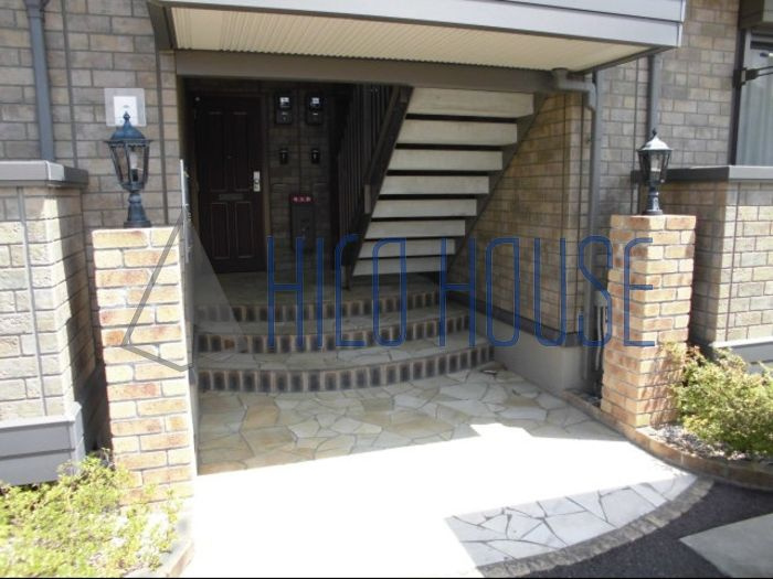 メゾン・ルアーⅢのエントランス