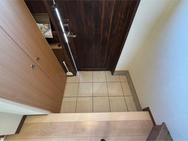 西八代戸建の玄関