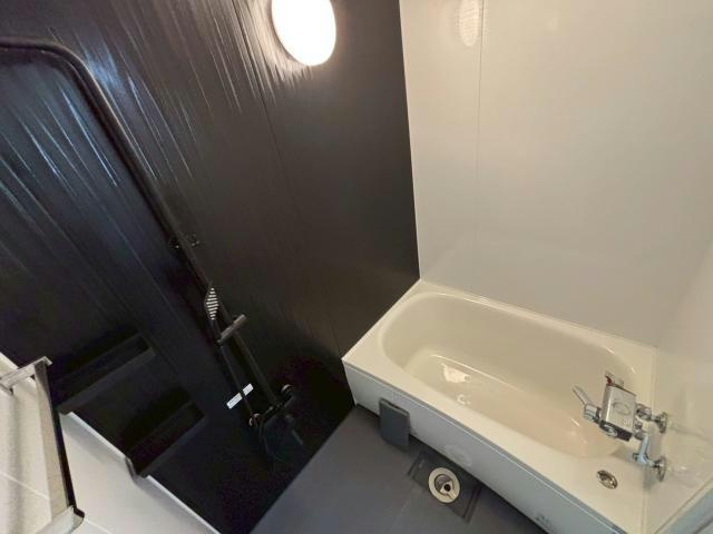 西八代戸建の浴室