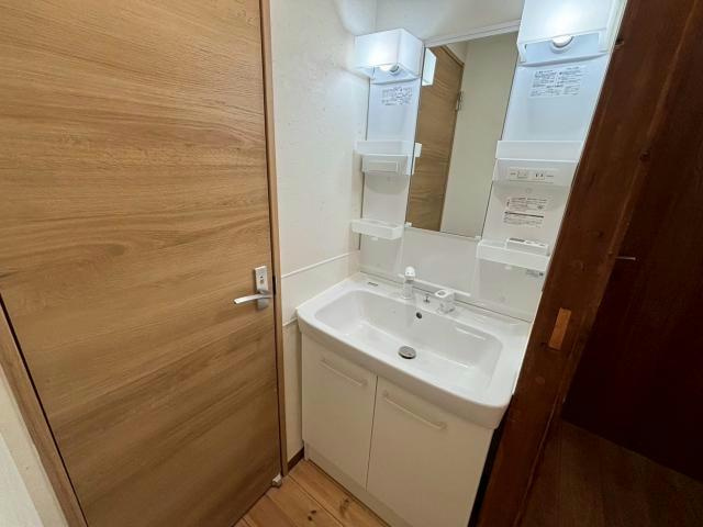 西八代戸建の洗面所