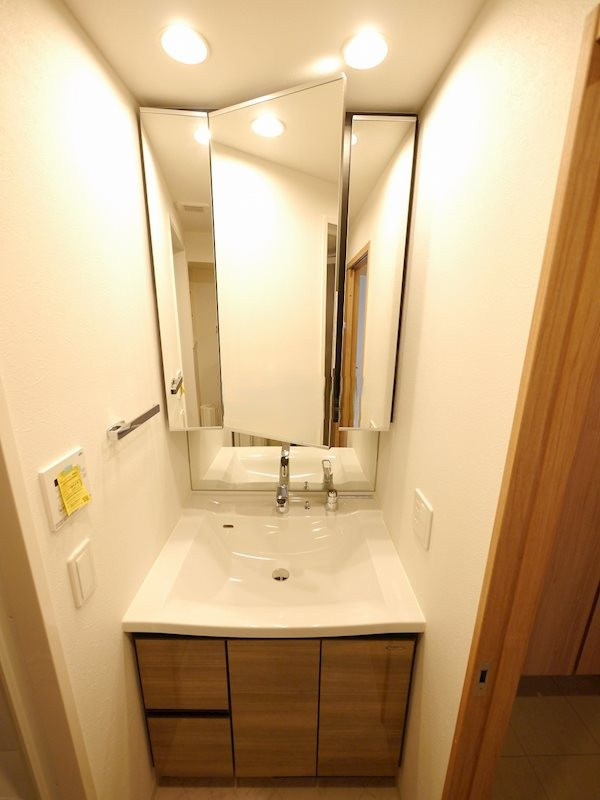 サンクレイドル横濱弘明寺の洗面所