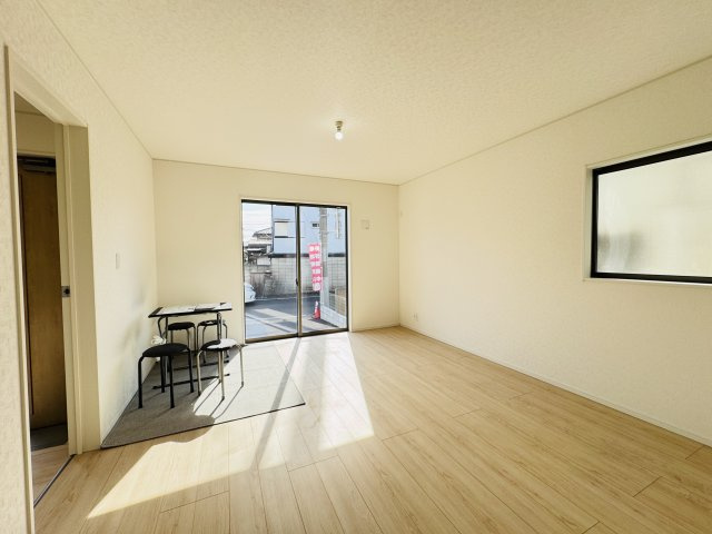 柏市西原１丁目新築戸建【西原小学校：10分】の居間・リビング|16帖リビングダイニングキッチン