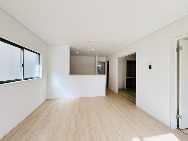 柏市西原１丁目新築戸建【西原小学校：10分】の居間・リビング|16帖リビングダイニングキッチン