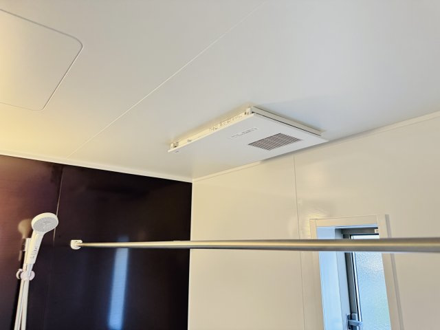 柏市西原１丁目新築戸建【西原小学校：10分】の冷暖房・空調設備|雨の日も安心の浴室乾燥機つき