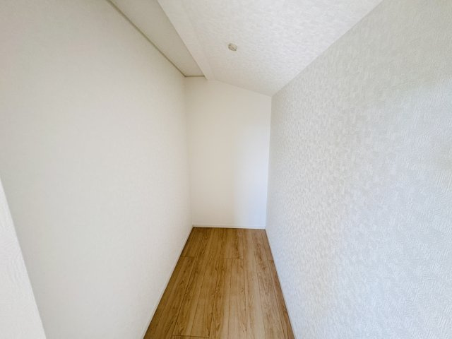 柏市西原１丁目新築戸建【西原小学校：10分】の収納|7.5帖寝室・2.2帖ウォークインクローゼット