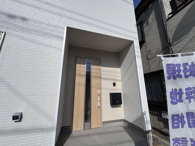 柏市西原１丁目新築戸建【西原小学校：10分】の玄関|エントランス・玄関ポーチ