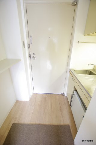 ステュディオ新大阪　仲介手数料無料の玄関