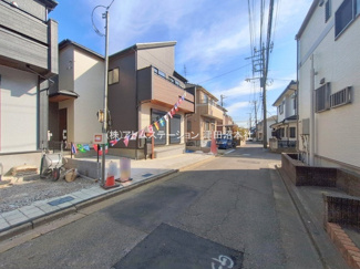 【前面道路含む現地写真】
