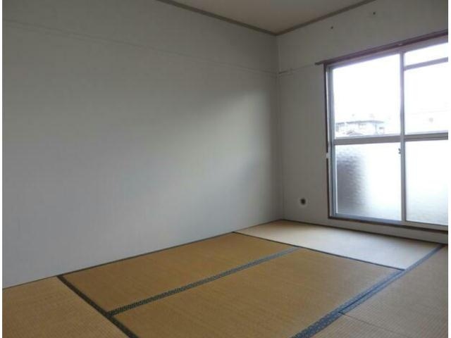 砥堀第2コーポラスの和室
