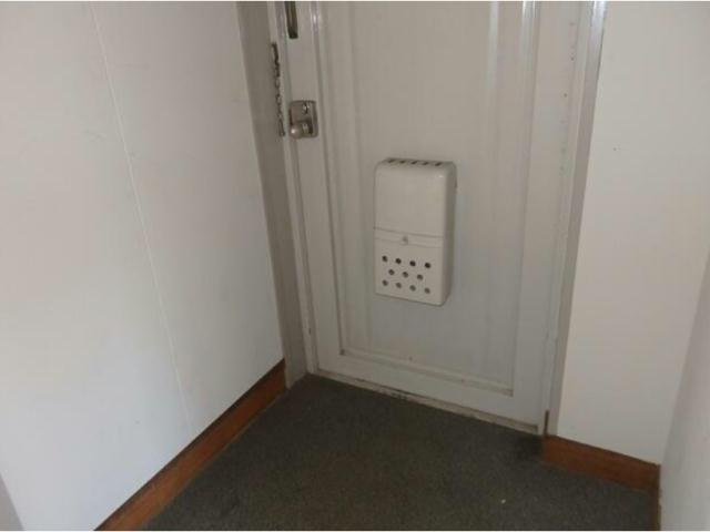 砥堀第2コーポラスの玄関