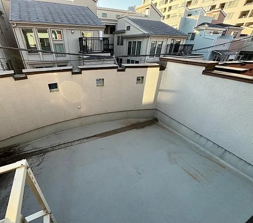 【バルコニー】